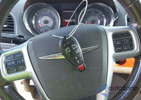 2012 Chrysler Town & Country Touring z USA, uszkodzony, nr VIN 2C4RC1BG3CR401468